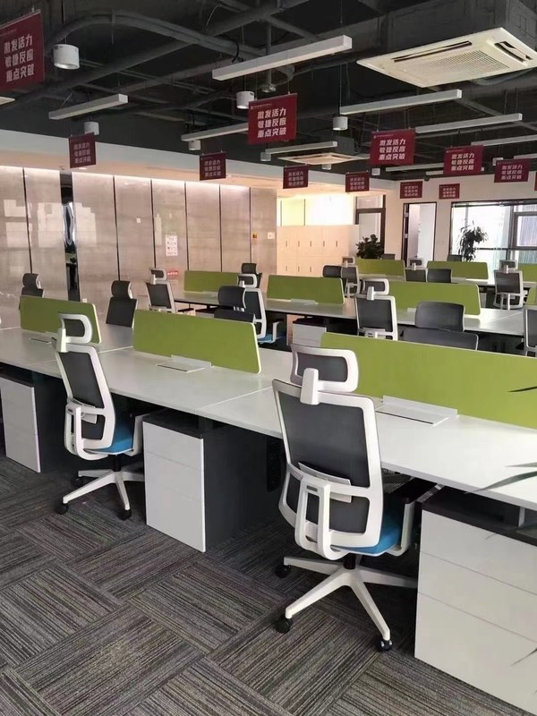 صندلی چرخدار سیاه ارتفاع تنظیم شده ارگونومیک با پشت و سر پشتیبانی OEM ODM